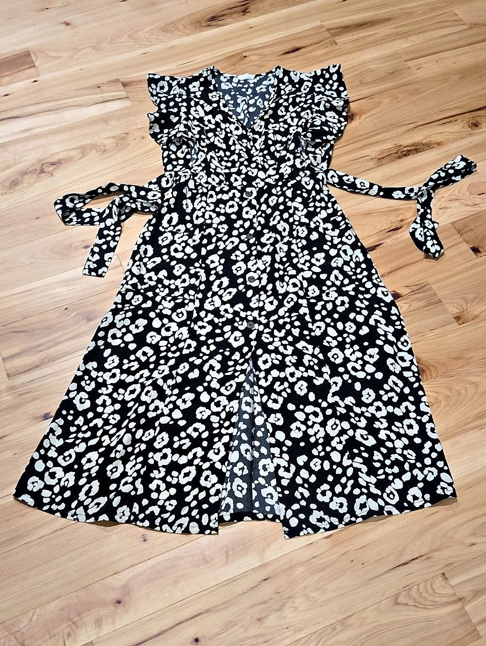 Sienna Sky Animal Print Button-Front Midi Dress in Black & White Size Medium